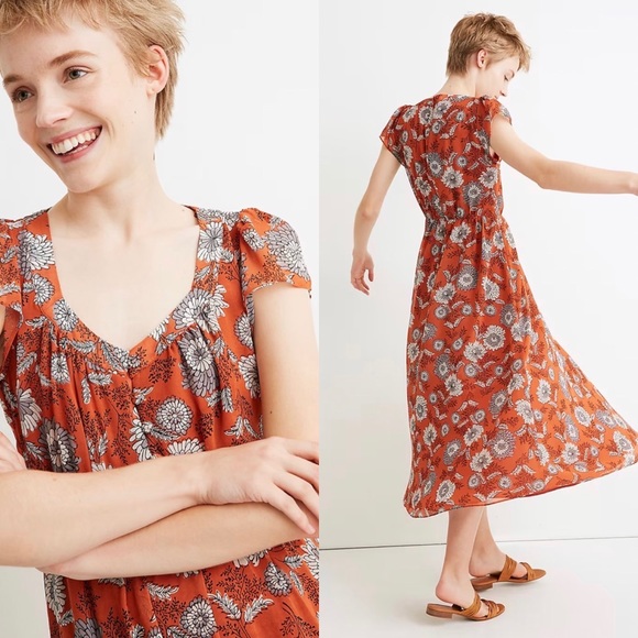 Madewell Sheer-Sleeve Button-Front Midi Dress in Gathered Blooms - Picture 2 of 14